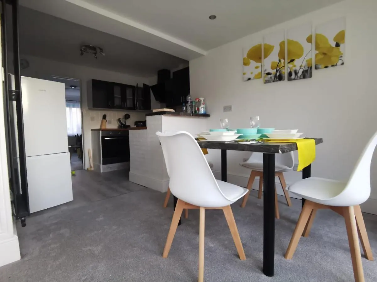 Benjamin Gardens Holiday Home Driffield